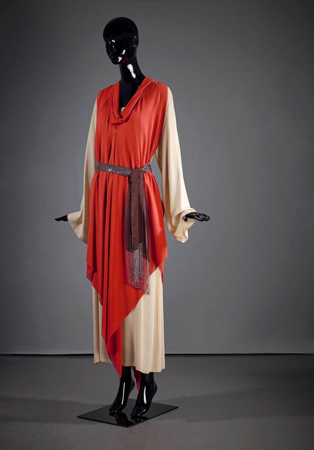 Robe Romaine
