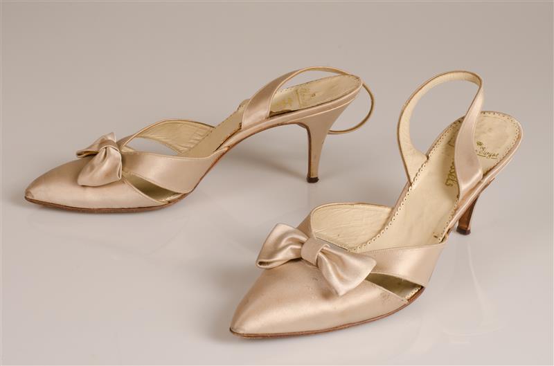 Paar damesschoenen