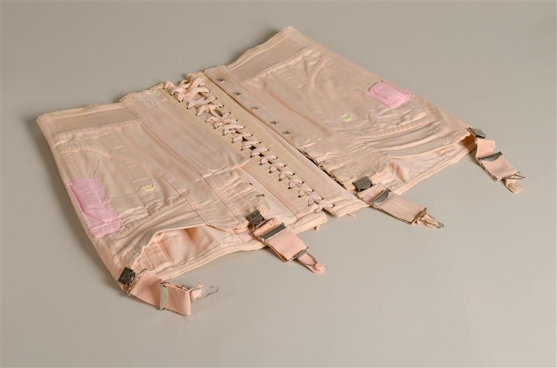 Corset met jarretelles