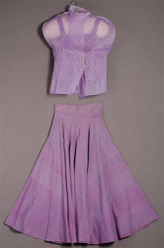Damesensemble bestaande uit top, rok en blouse