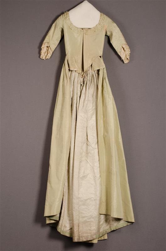 Robe à l'anglaise bestaande uit rok en overjapon