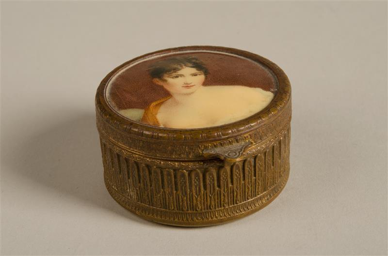 Rond doosje met portret