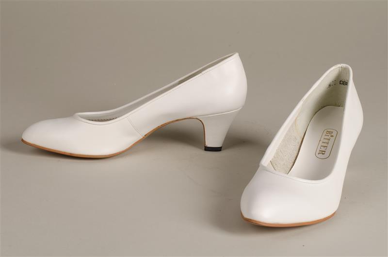 Paar witte pumps