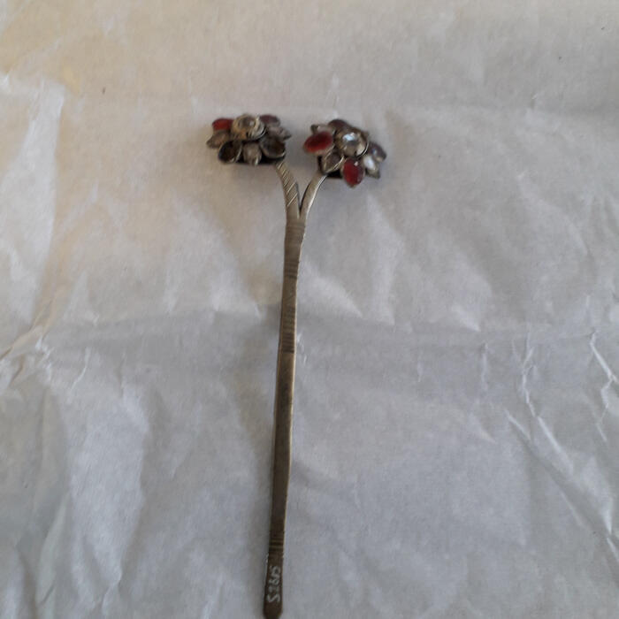 Haarpin met twee bloemen
