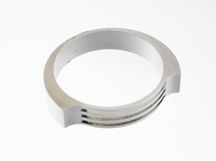 armband met drie uitsparingen