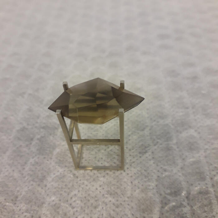 Ring met rookkwarts