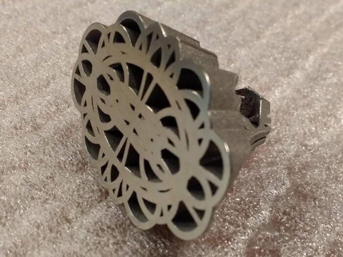 ICE FLOWER IN TITANIUM