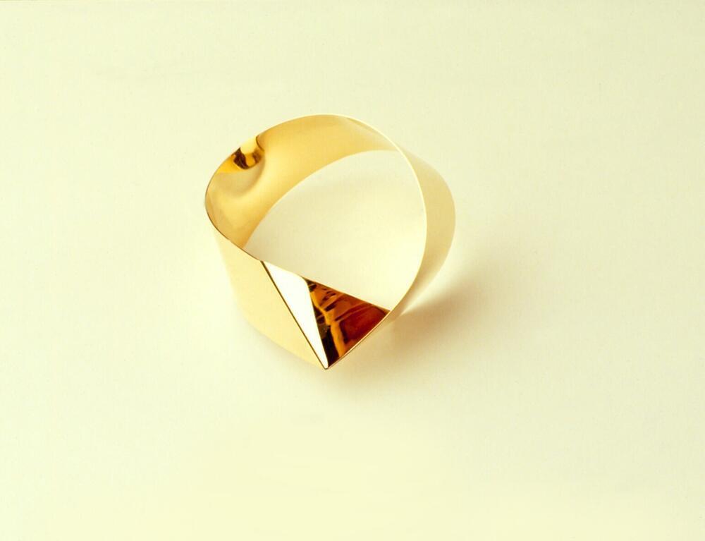 Armband [24]
