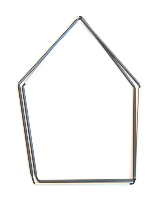 Ketting met holle buisjes van metaal