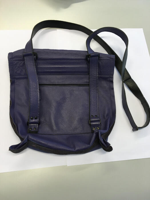 Tas van paars leer 