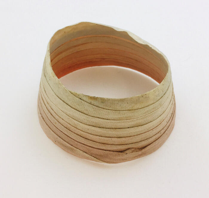 Armband in een conische vorm 