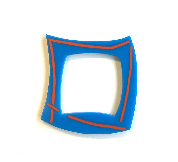 Armband vierkant met oranje lijnen