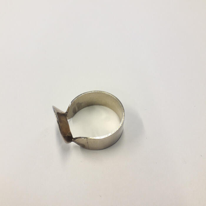 Ring met een boogje