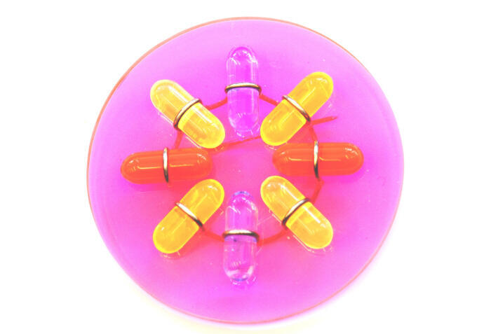 Pill-Roulette-broche