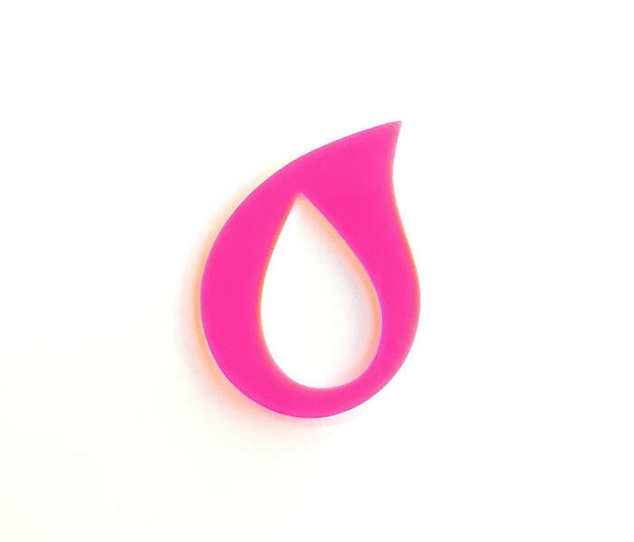 Armband van perspex in druppelvorm