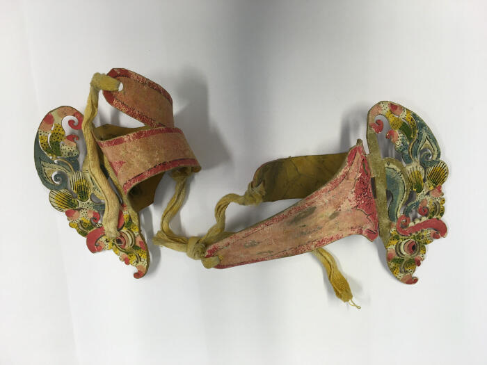 Armband (paar) met dierfiguur.