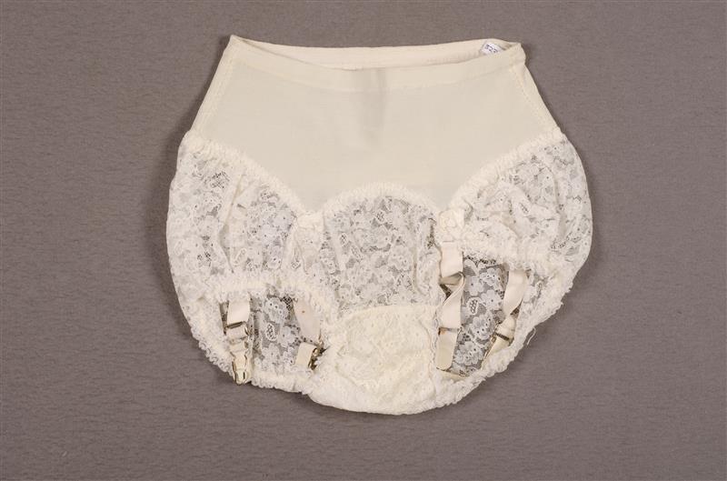 Damesonderbroek of step-in