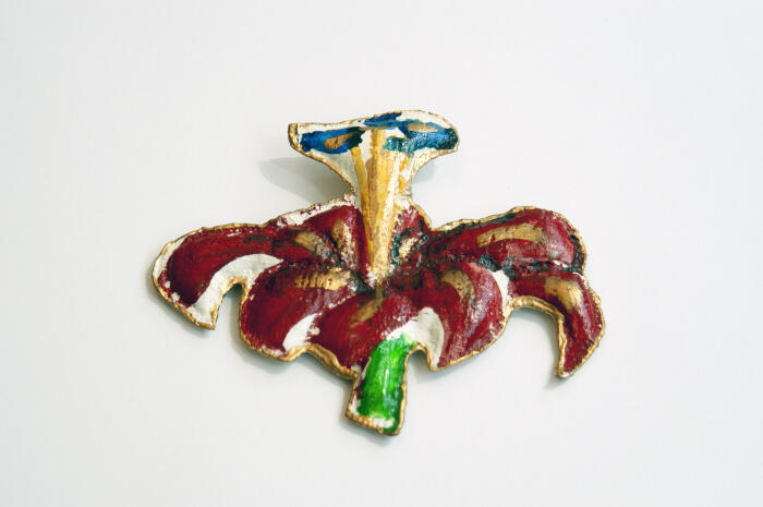 Broche van een lelie