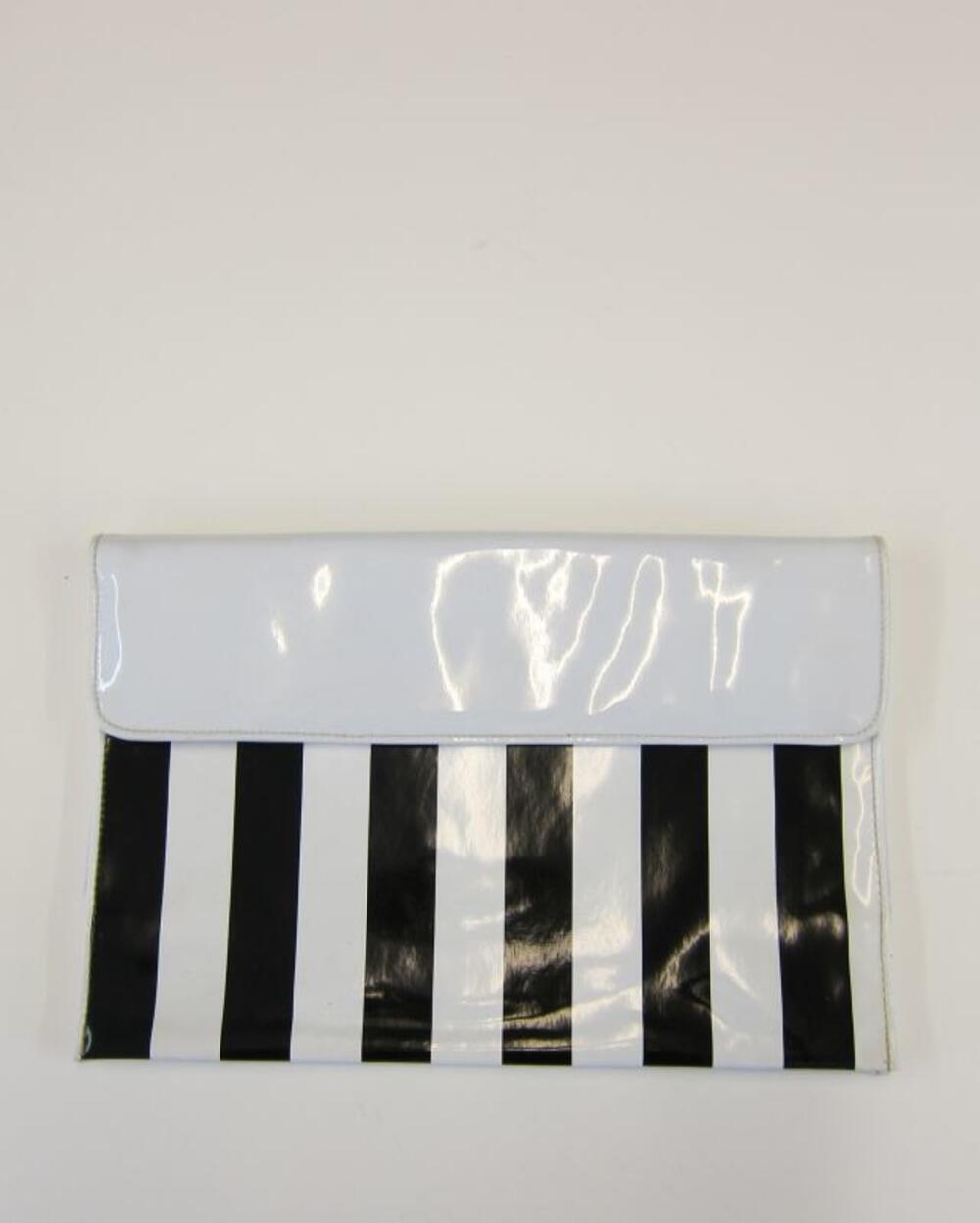 Handtas in plastic met witte en zwarte strepen