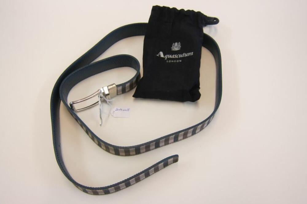 Leren riem met met opberghoes van Aquascutum