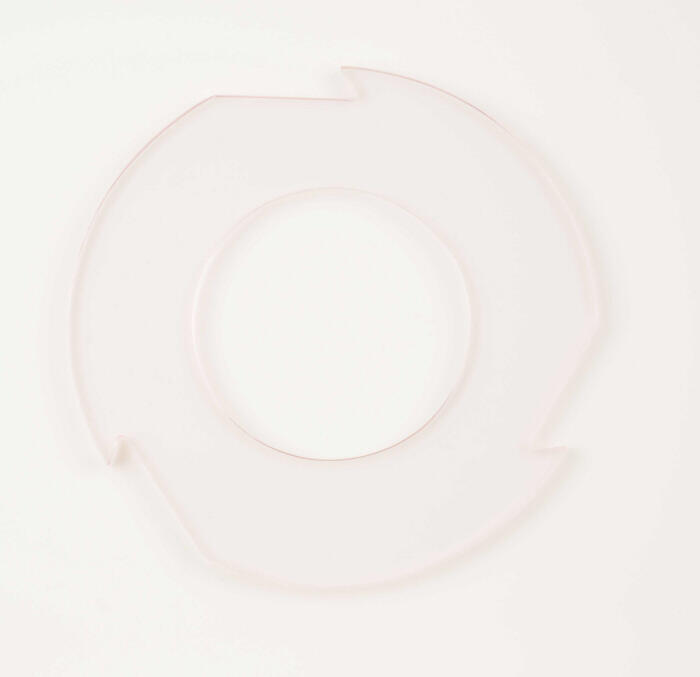 Armband met een gekartelde rand