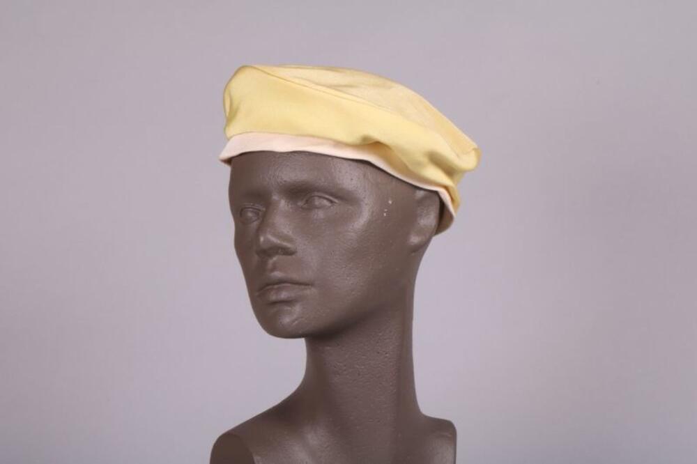 Baret in gele ottoman zijde