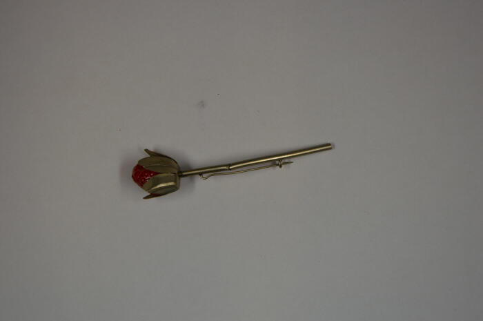 Roos broche