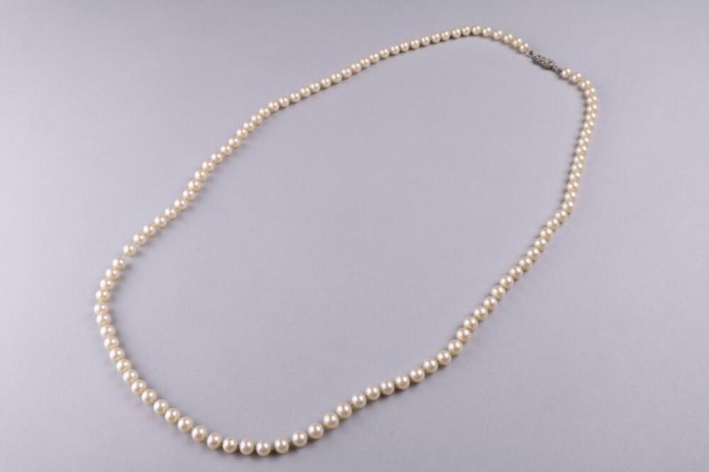 Halsketting met witte parels