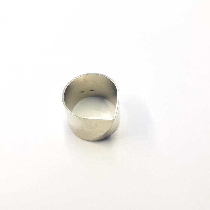 Ring met gebogen vouw