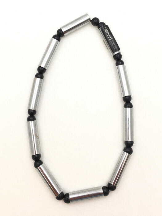 Ketting met staafjes en kralen