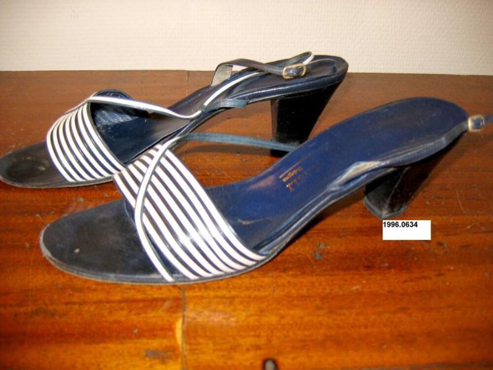 Sandalen in blauw en wit leer