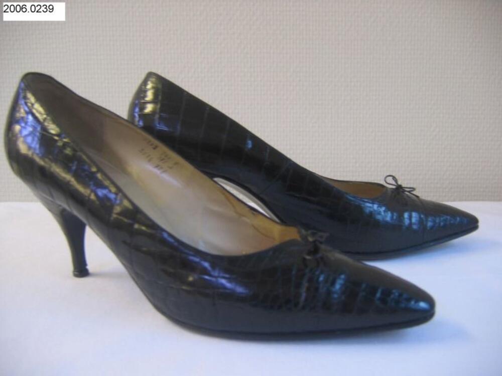 Pumps in zwart crocoleer