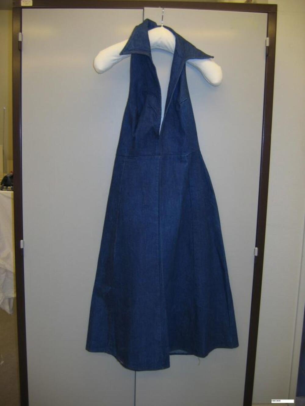 Halterjurk in blauwe denim
