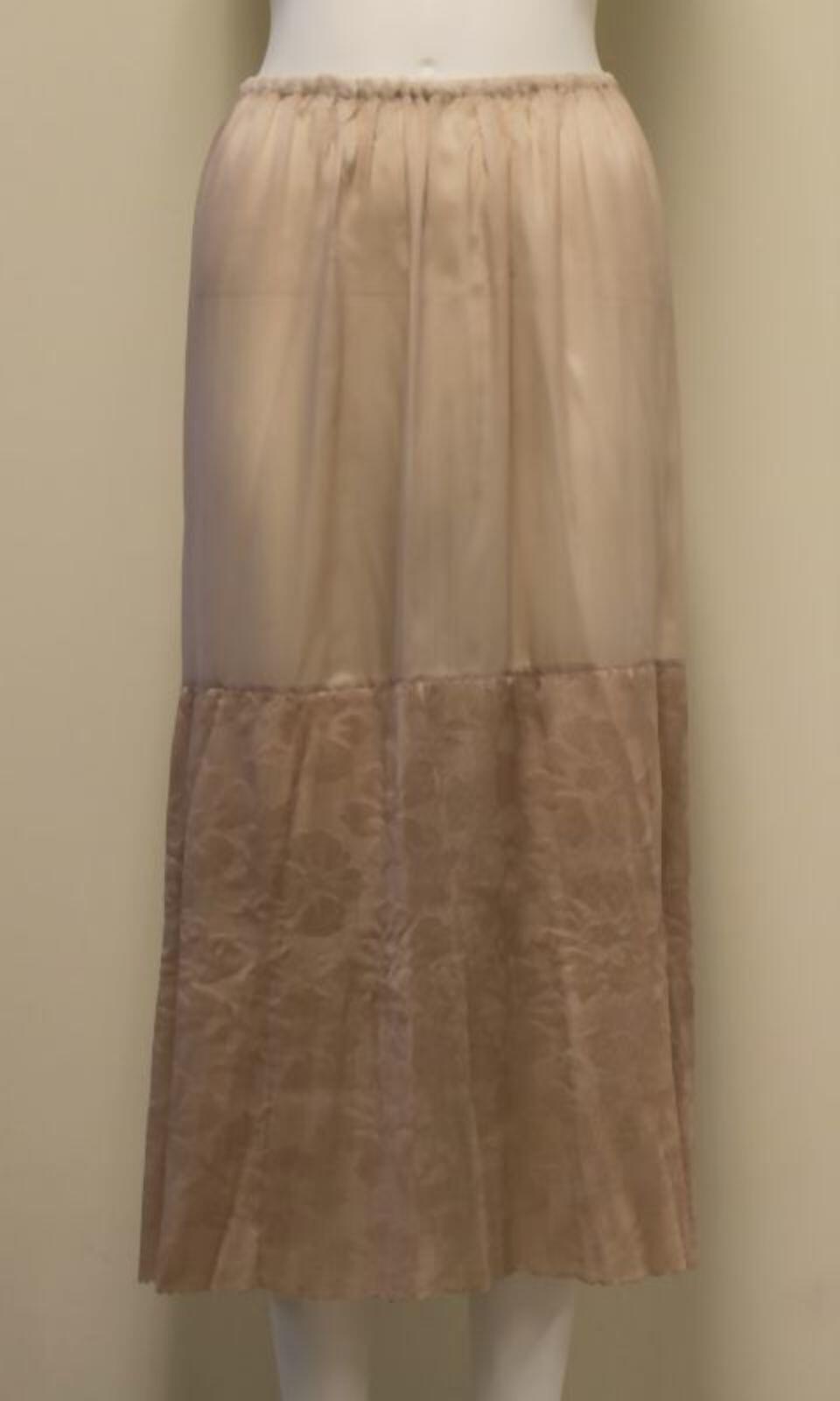 Lange beige onderrok