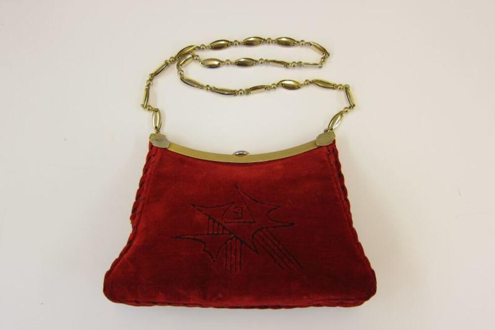 Handtas in rood fluweel
