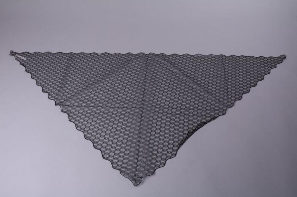 Kleine zwarte mantilla's in synthetische kant