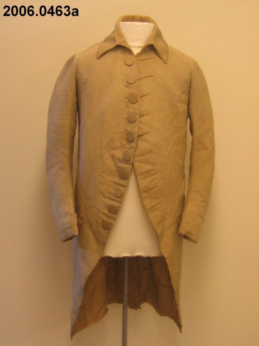 Habit à la française in beige faille