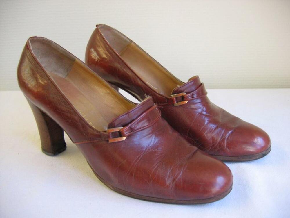 Schoenen in bruin leer met hoge hak