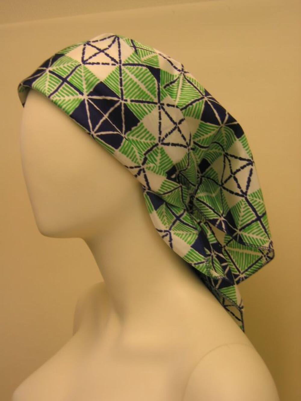 Foulard met wit, donkerblauw en groen patroon