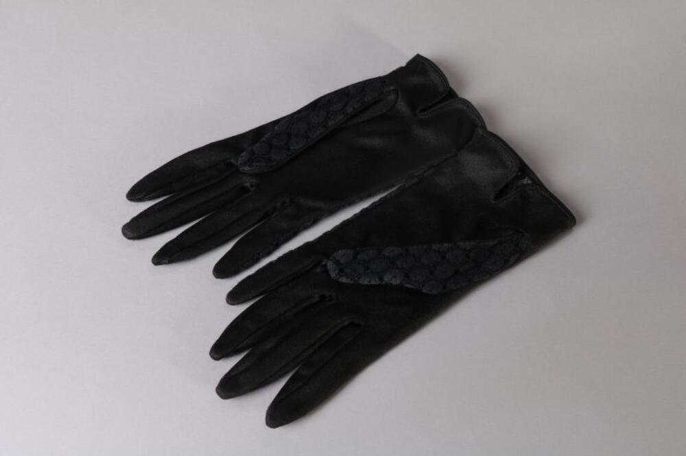 Handschoenen in zwarte elastische kant