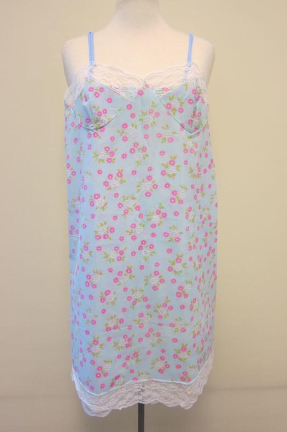 Onderjurk in blauwe nylon met bloemenprint