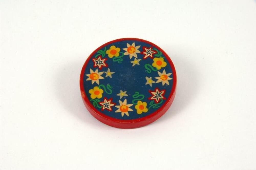 Broche in beschilderd hout