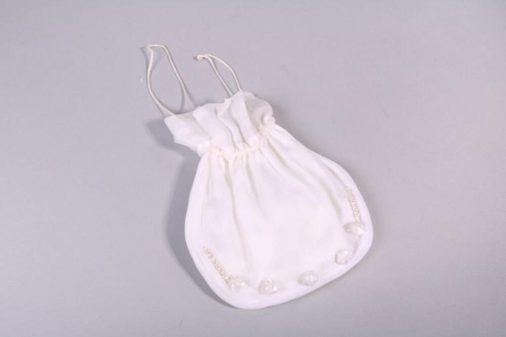 Handtas met bloemversiering in wit organza
