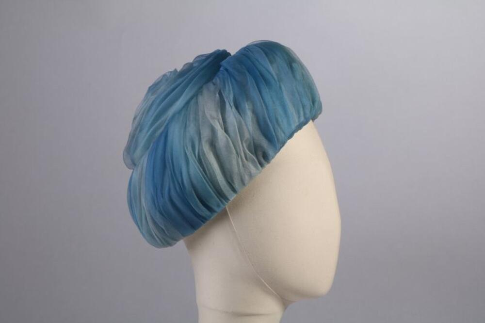 Hoed in blauw geschakeerde nylon