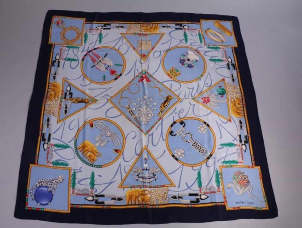 Foulard in licht- en donkerblauwe zijde met print