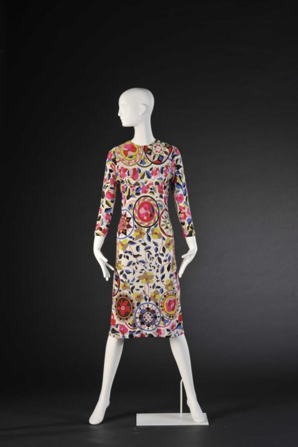 Jurk bedrukt met bloemen en geometrische motieven in jersey