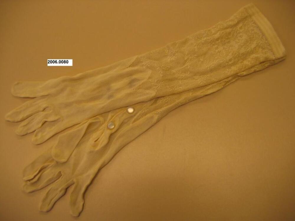 Halflange handschoenen in ecrukleurige, gebreide kant