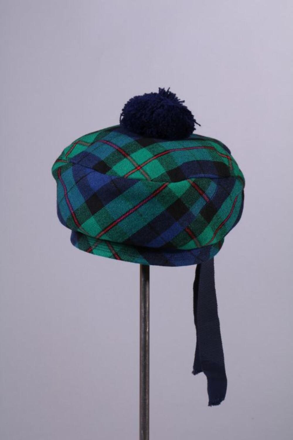 bonnet in schots geruite wol
