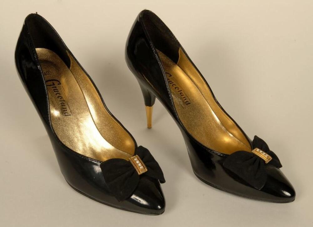 Schoenen in zwart lakleer met naaldhak