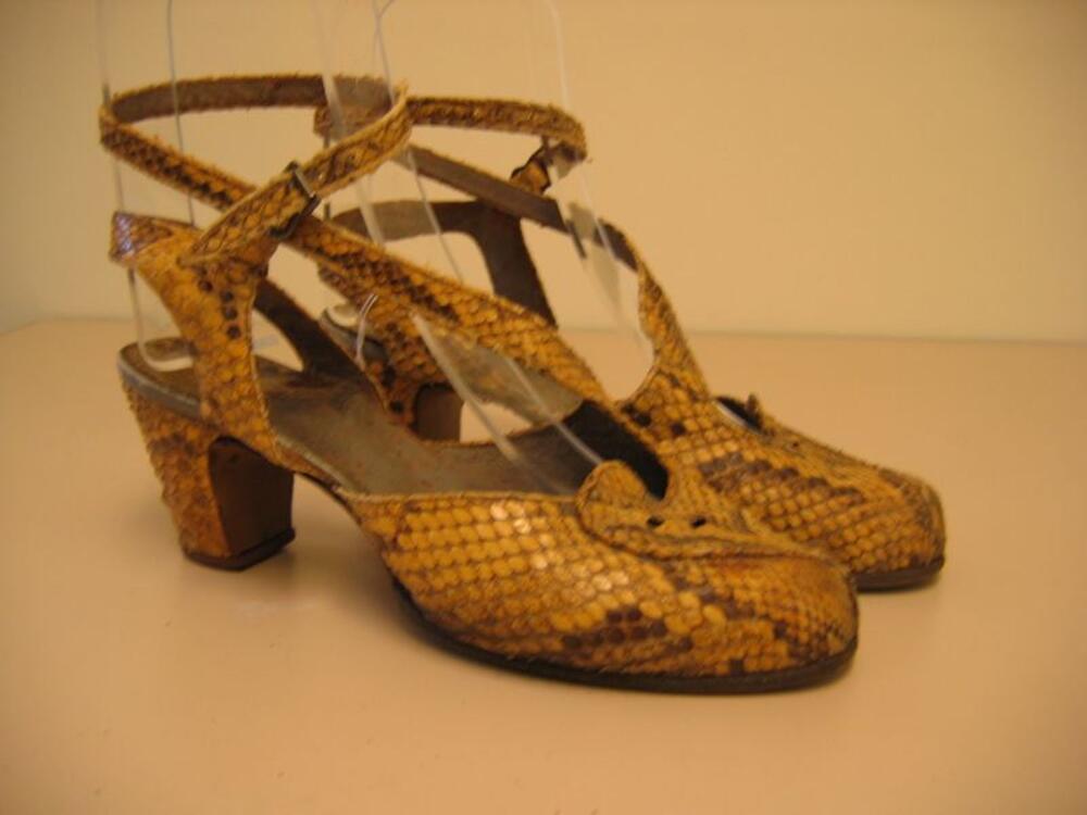 Schoenen in slangenleer